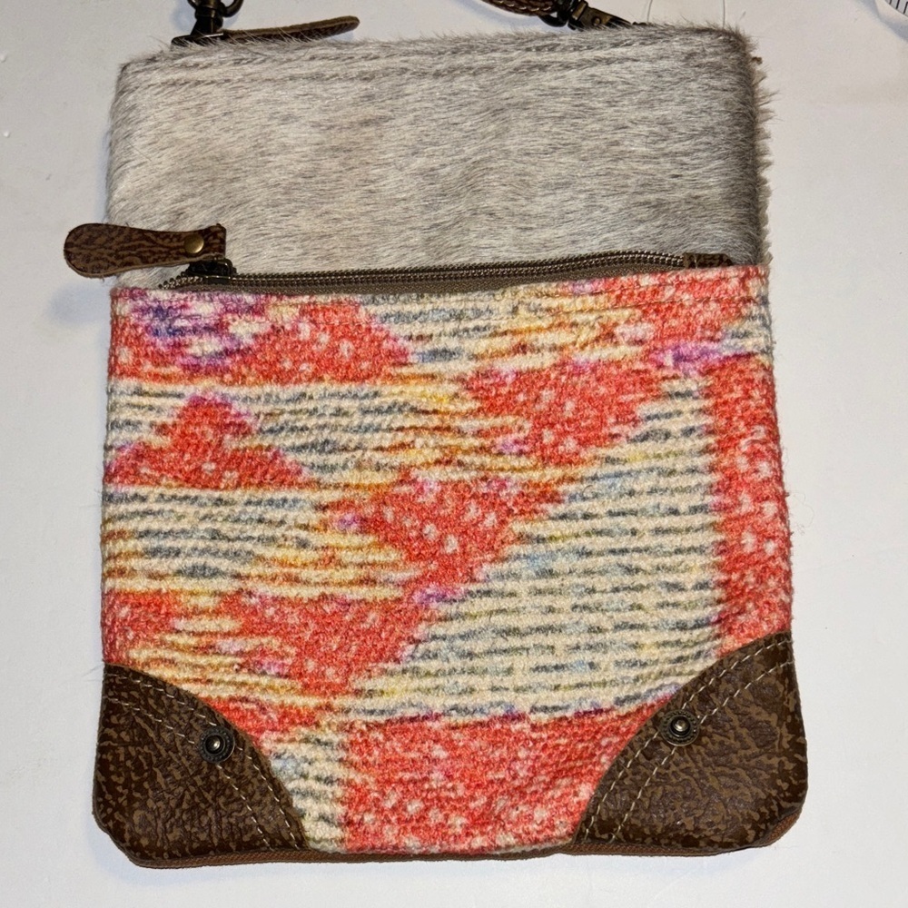 MYRA CROSSBODY BAG ORANGE BROWN CREAM COLORED BAG MANY STYLISH ACCENTS